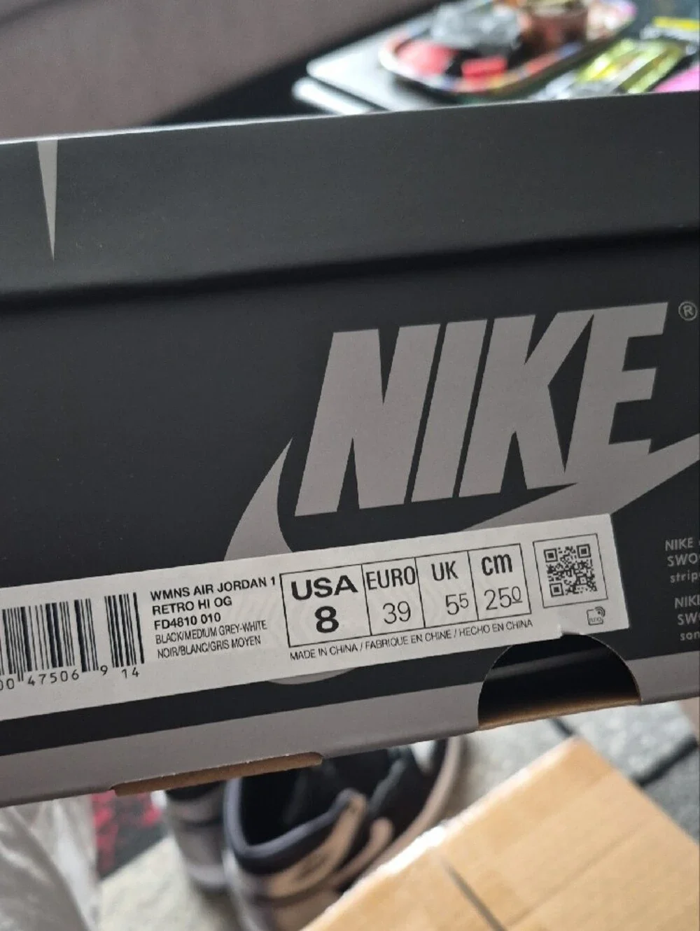 Nike mid top